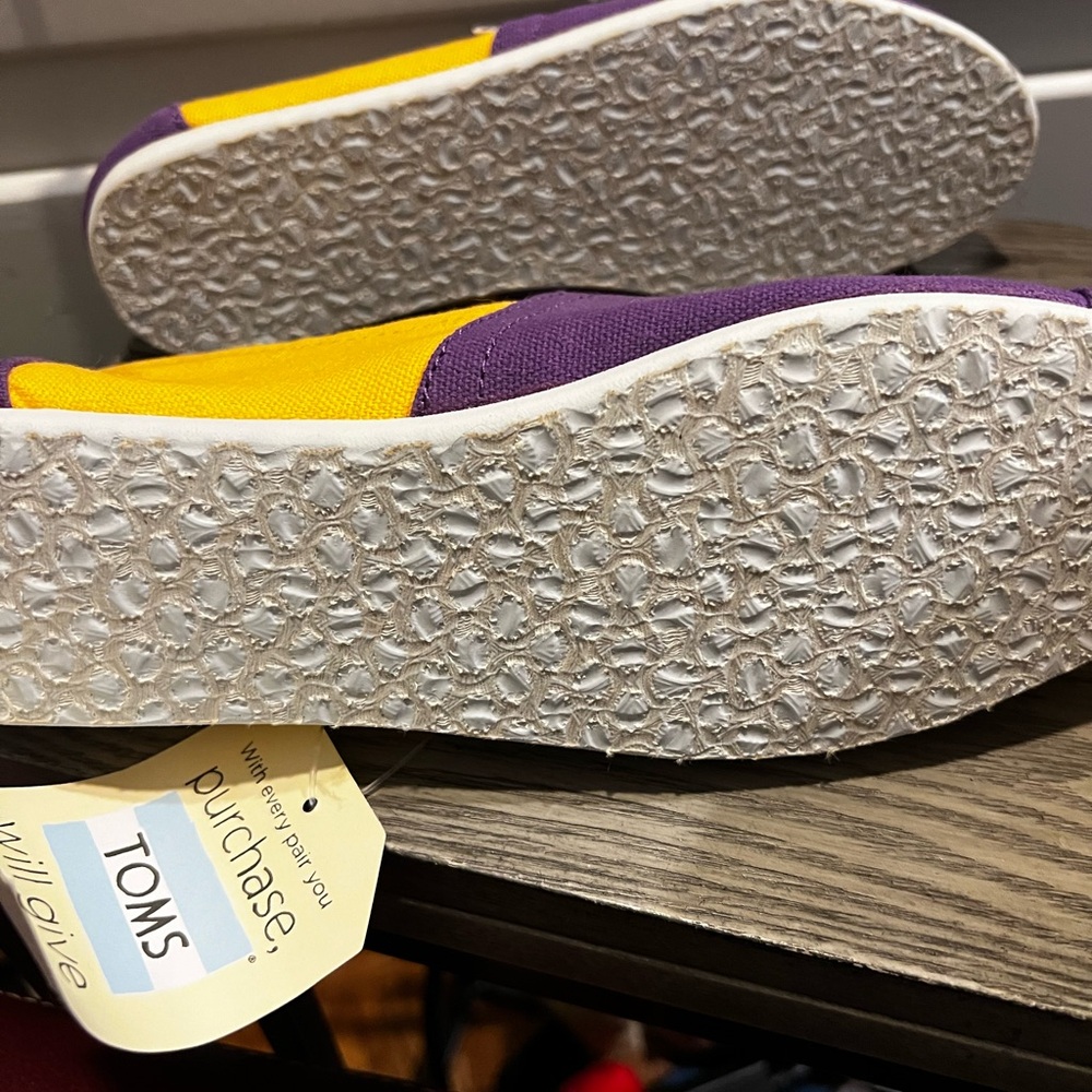 BNIB Toms LSU Purple Gold shoes 6.5 - Picture 6 of 6